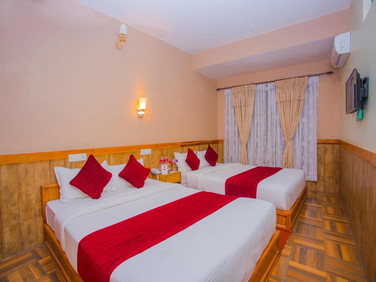 Grand Shivalaya Hotel And Restro Pokhara Exterior foto