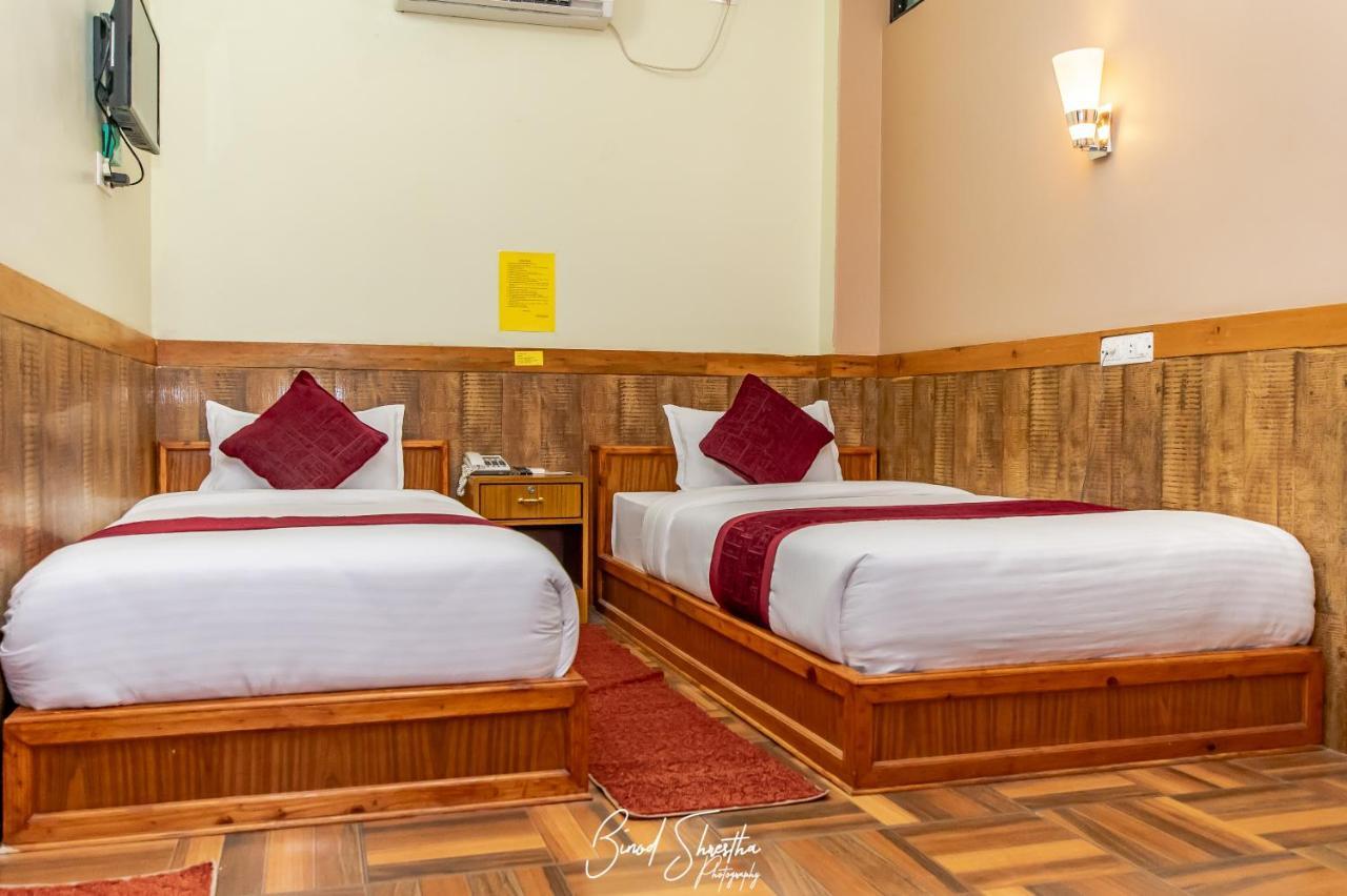 Grand Shivalaya Hotel And Restro Pokhara Exterior foto